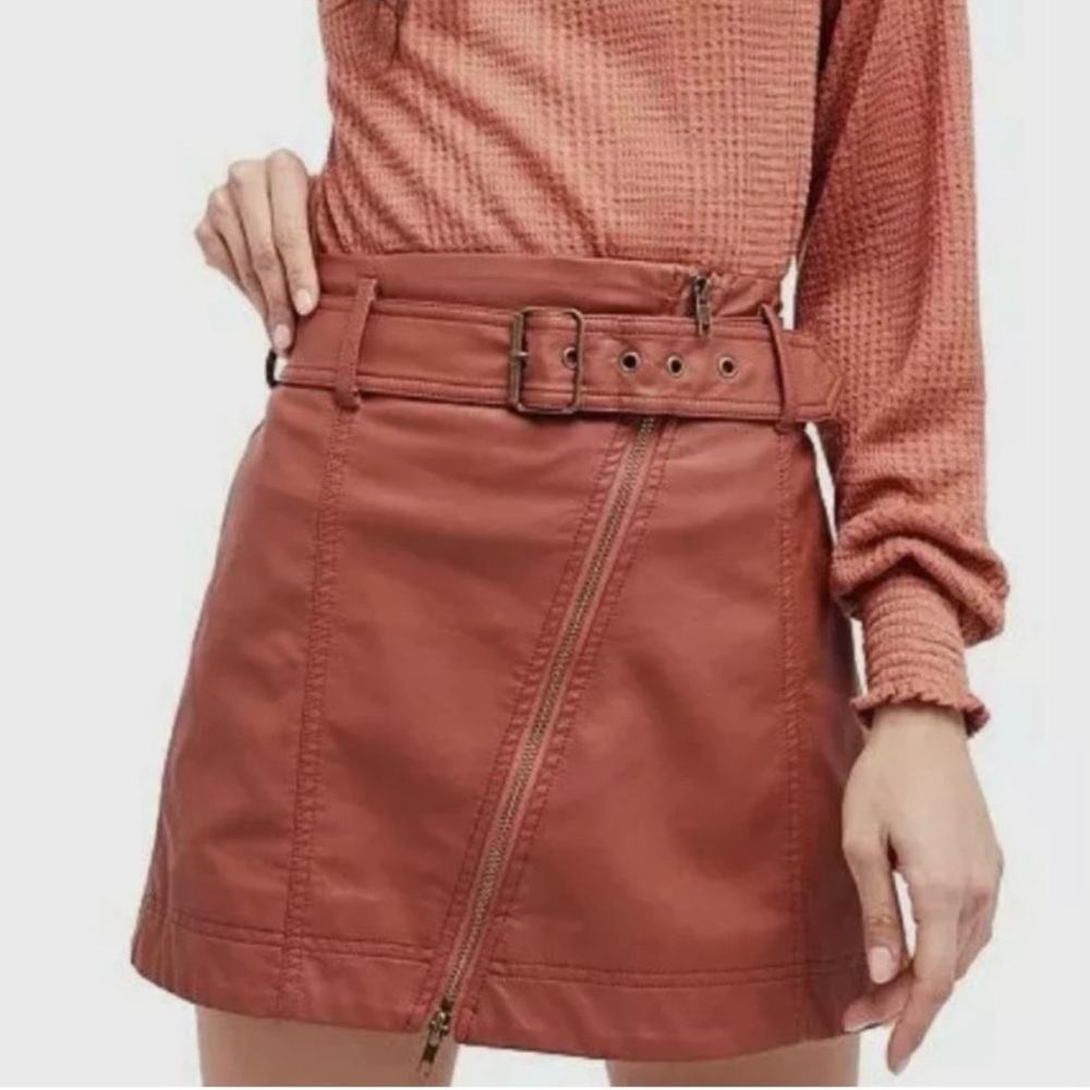 FREE PEOPLE. Feelin Fresh Vegan Faux Leather Copper Skirt Sz 6